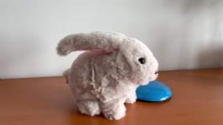 Pribudol nám do tímu hebký huňatý zajačik, ktorý poteší a nenašpiní hračka podp...