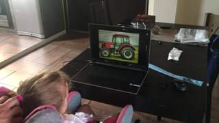 Viki má 4 roky a diagnózu spinálna svalová atrofia. Toto sú jej prvé začiatky s ...