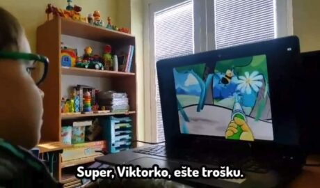 AAK – alternatívna komunikácia Viktorko trénuje pozornosť pomocou aktivít progr...