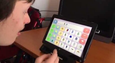 Danko má Downov syndróm, to mu však nebráni v tom, aby perfektne zvládal komunik...