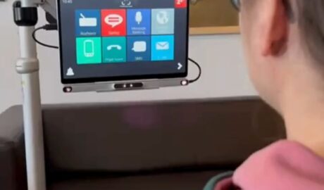 Tobii PCEye, podlahový držiak, tablet vhodný pre ALS, Parkinson Grid 3 a bezdo...