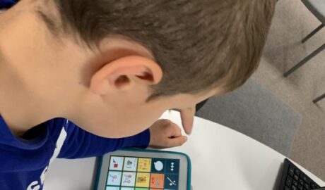 Tobii Dynavox zariadenie a Communicator 5 Gold špeciálny program na hlasový výs...