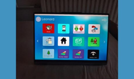 Komunikujte spolu nielen o bežných témach pomocou špeciálneho programu na hlasov...
