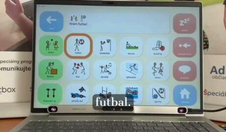 Ukážka bezdotykového ovládania počítača pomocou očnej navigácie Tobii Dynavox PC...