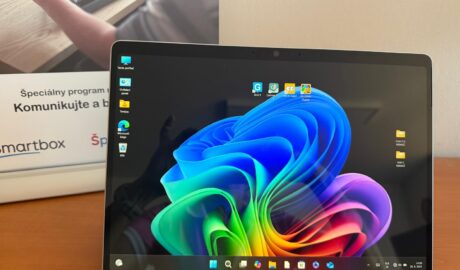 Komunikačná dotyková pomôcka tablet a program na hlasový výstup pre diagnózy NKS...