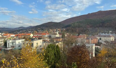 November v plnej kráse – mestečko zahalené do jesenných farieb a pokoja Užite ...