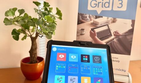 Dotyková AAK pomôcka s ochranným obalom a programom Grid 3 Ľahká, prenosná a pr...