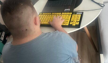 Jumbo klávesnica s veľkými žltými klávesmi  Klávesnica pre deti predškolského ve...