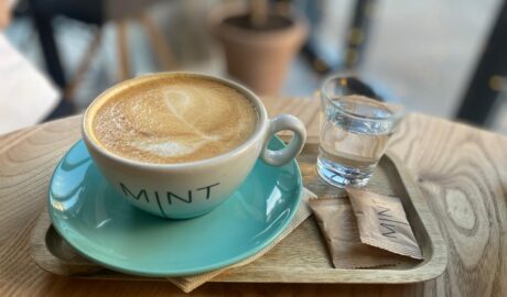 Nedeľná kávička je pre nás nielen oddych, ale aj rozhovory o tom, čo nás v najbl...