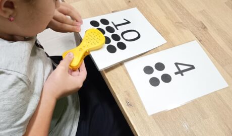 Hovoriace štipce  Jednoduché farebné komunikátory  Nahrajte krátku hlasovú správ...